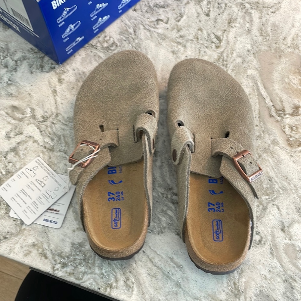 NWT Birkenstock Boston Soft Footbed Suede Clog Taupe size EU 37 US 6-6.5